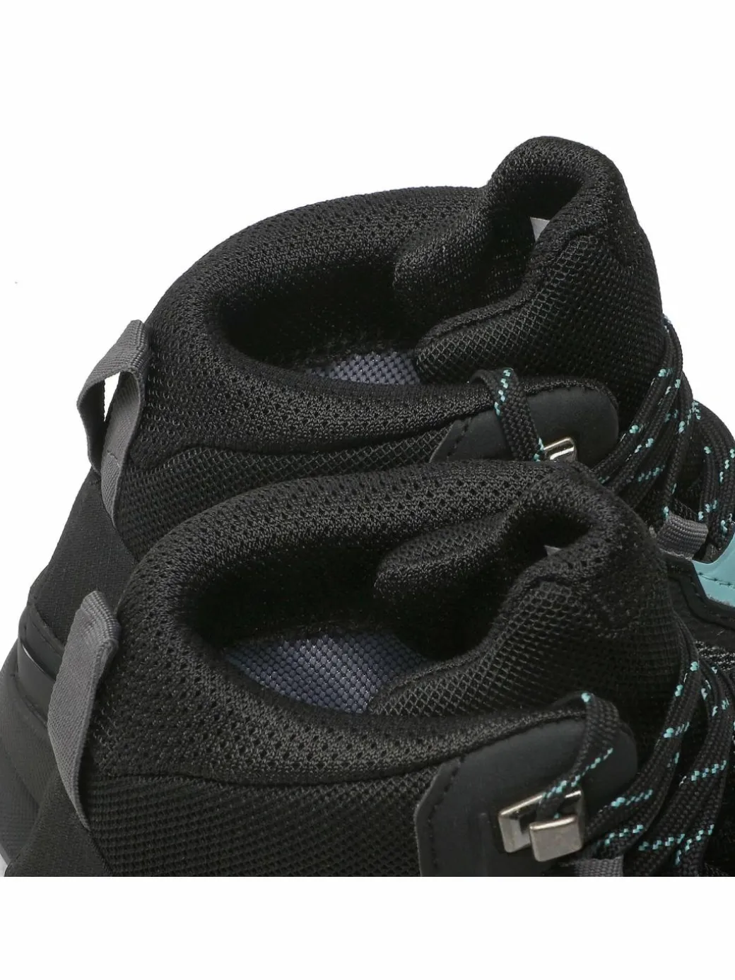 Scarpe da trekking Terrex Swift R3 Mid Gtx W GORE-TEX HP8712 Nero
