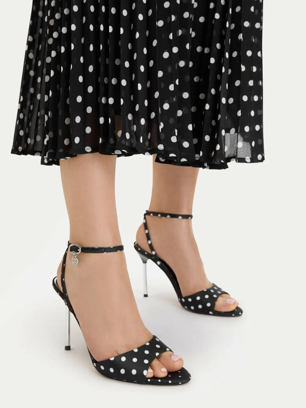 Scarpe stiletto EO-CD26-144 Nero